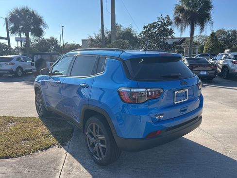 New 2026 Jeep Compass Latitude image 3