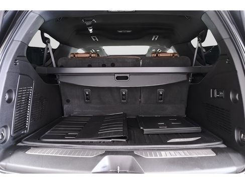 Used 2022 Chevrolet Suburban High Country AWD/4WD image 36
