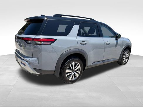 Certified 2024 Nissan Pathfinder SL FWD image 7