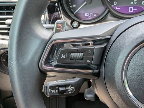 Certified 2026 Porsche Macan AWD/4WD image 8