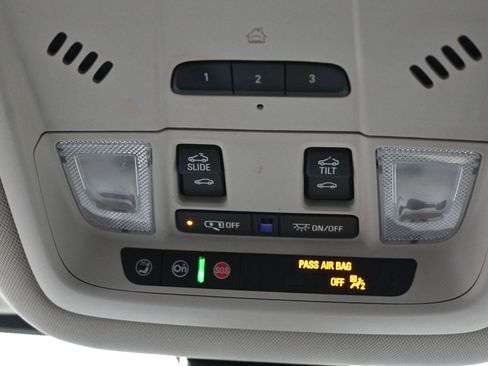 Used 2023 GMC Acadia Denali w/ Denali Technology Package image 38