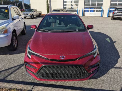 Used 2024 Toyota Corolla SE image 2