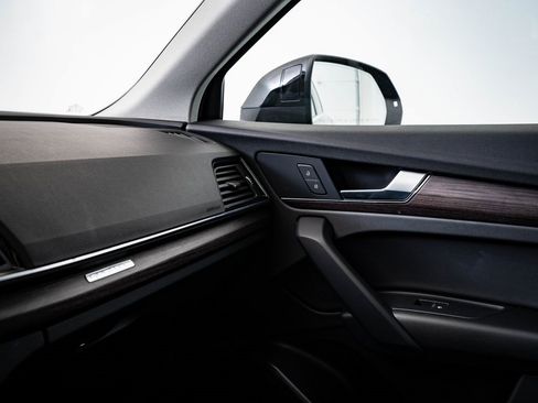 Used 2023 Audi Q5 2.0T Premium w/ Convenience Package image 40