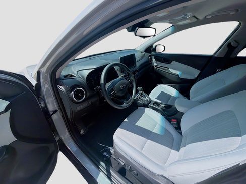 Used 2023 Hyundai Kona SEL FWD image 7
