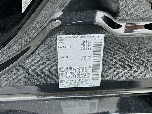 Used 2025 Nissan Altima 2.5 SV image 12