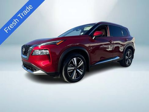 Used 2022 Nissan Rogue Platinum w/ Head-Up Display Package image 2