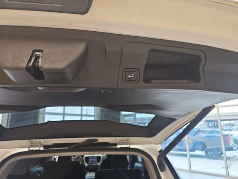 Used 2021 GMC Acadia SLE w/ Driver Convenience Package image 40