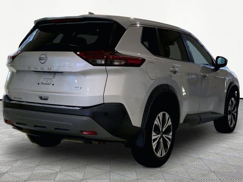 Used 2022 Nissan Rogue SV image 5