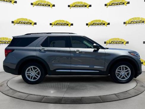 Certified 2025 Ford Explorer Active w/ Active Comfort Package RWD image 6