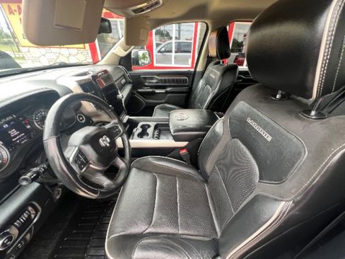 Used 2020 RAM 1500 Laramie AWD/4WD image 9