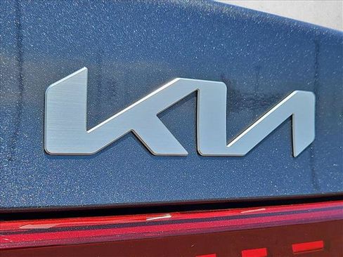 Used 2024 Kia Forte LXS w/ LXS Technology Package FWD image 30