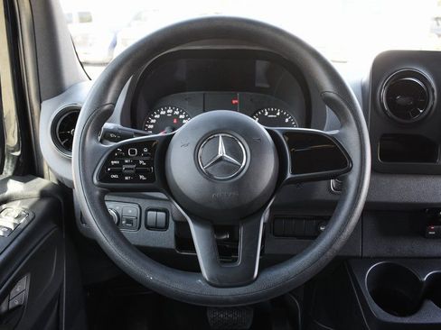 Used 2021 Mercedes-Benz Sprinter 2500 image 26