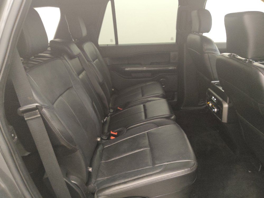 Used 2018 Ford Expedition XLT w/ Equipment Group 202A RWD image 19