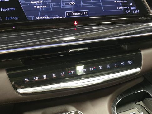 Used 2023 Cadillac Escalade ESV V AWD/4WD image 41