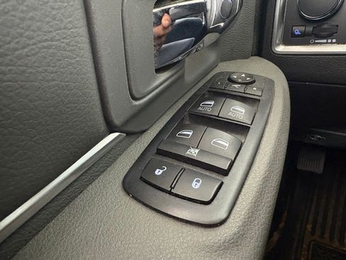 Used 2020 RAM 1500 Classic SLT w/ Luxury Group RWD image 24