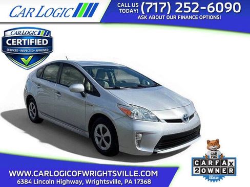 Used 2015 Toyota Prius Three image 1
