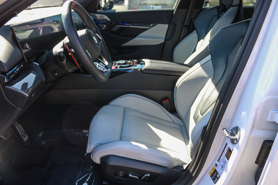 Used 2025 BMW M5 Touring w/ M Driver's Package AWD/4WD image 17
