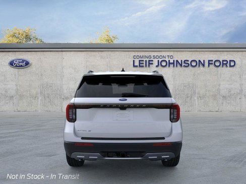 New 2026 Ford Explorer Active w/ Active Comfort Package RWD image 5
