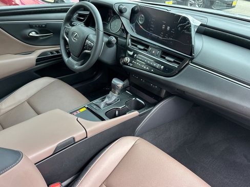 Used 2025 Lexus ES 350 w/ Premium Package FWD image 18