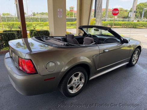 Used 2002 Ford Mustang Convertible RWD image 34
