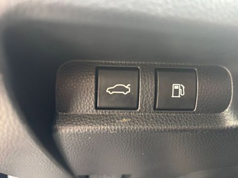 Used 2025 Toyota Crown XLE image 23