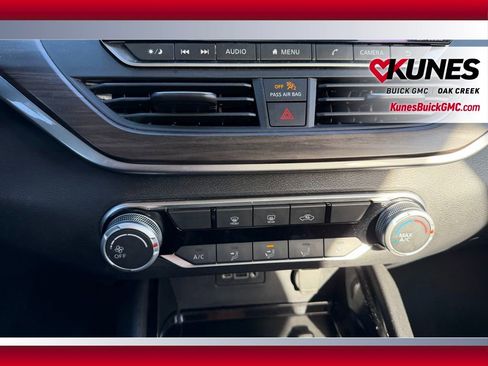 Used 2024 Nissan Altima 2.5 SV FWD image 20