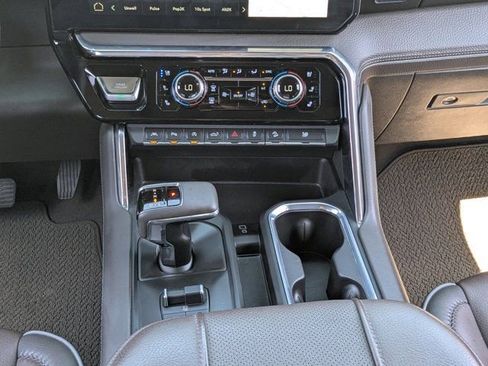 Used 2024 GMC Sierra 1500 Denali w/ Denali Reserve Package AWD/4WD image 19