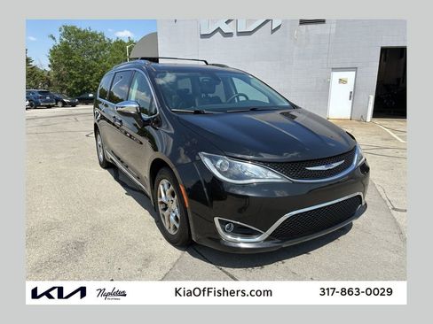 Used 2019 Chrysler Pacifica Limited FWD image 1