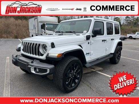 Used 2025 Jeep Wrangler Sahara image 1