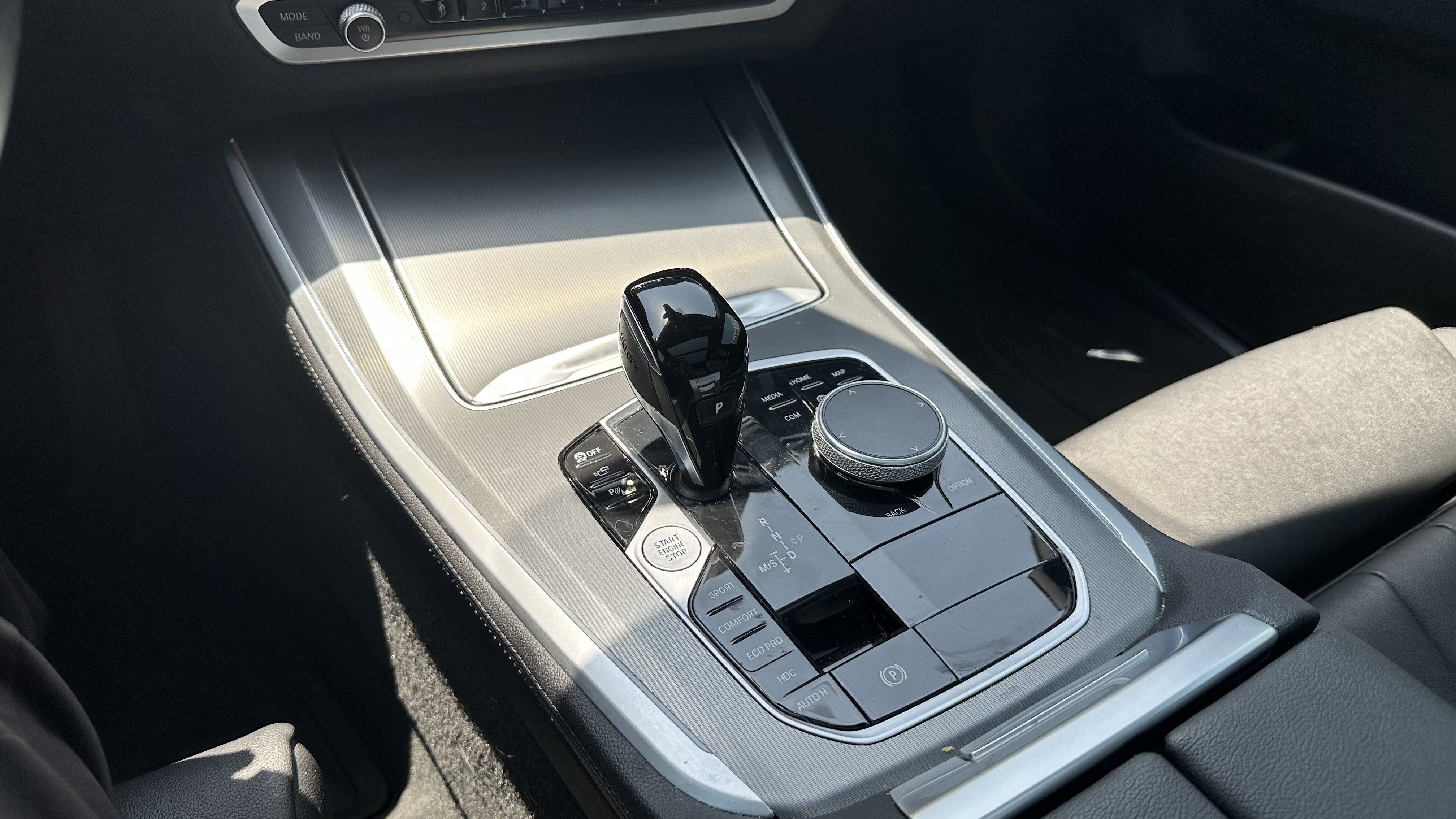 Used 2022 BMW X5 xDrive40i w/ Premium Package AWD/4WD image 27