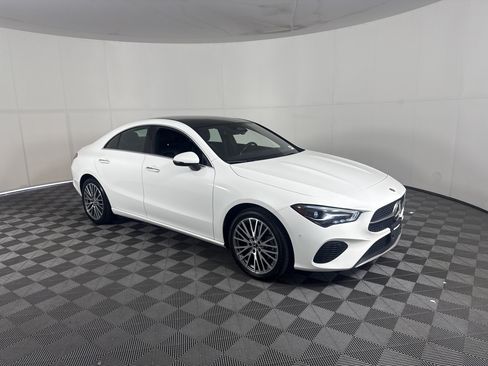 Used 2025 Mercedes-Benz CLA 250 image 2