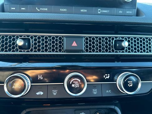 Used 2023 Honda Civic Sport image 11