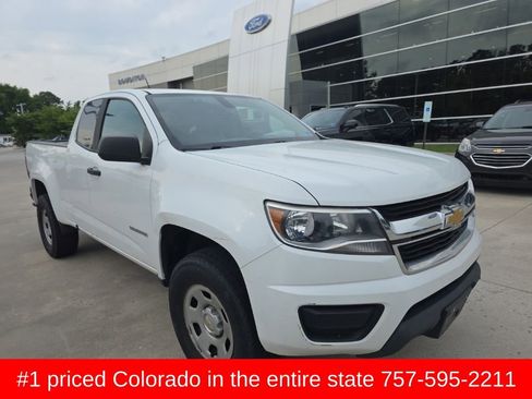 Used 2020 Chevrolet Colorado W/T w/ WT Convenience Package RWD image 2