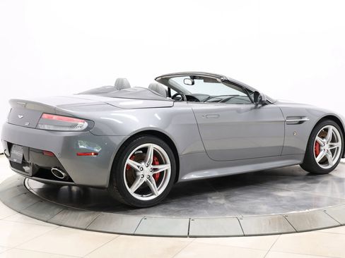 Used 2016 Aston Martin V8 Vantage S RWD image 4