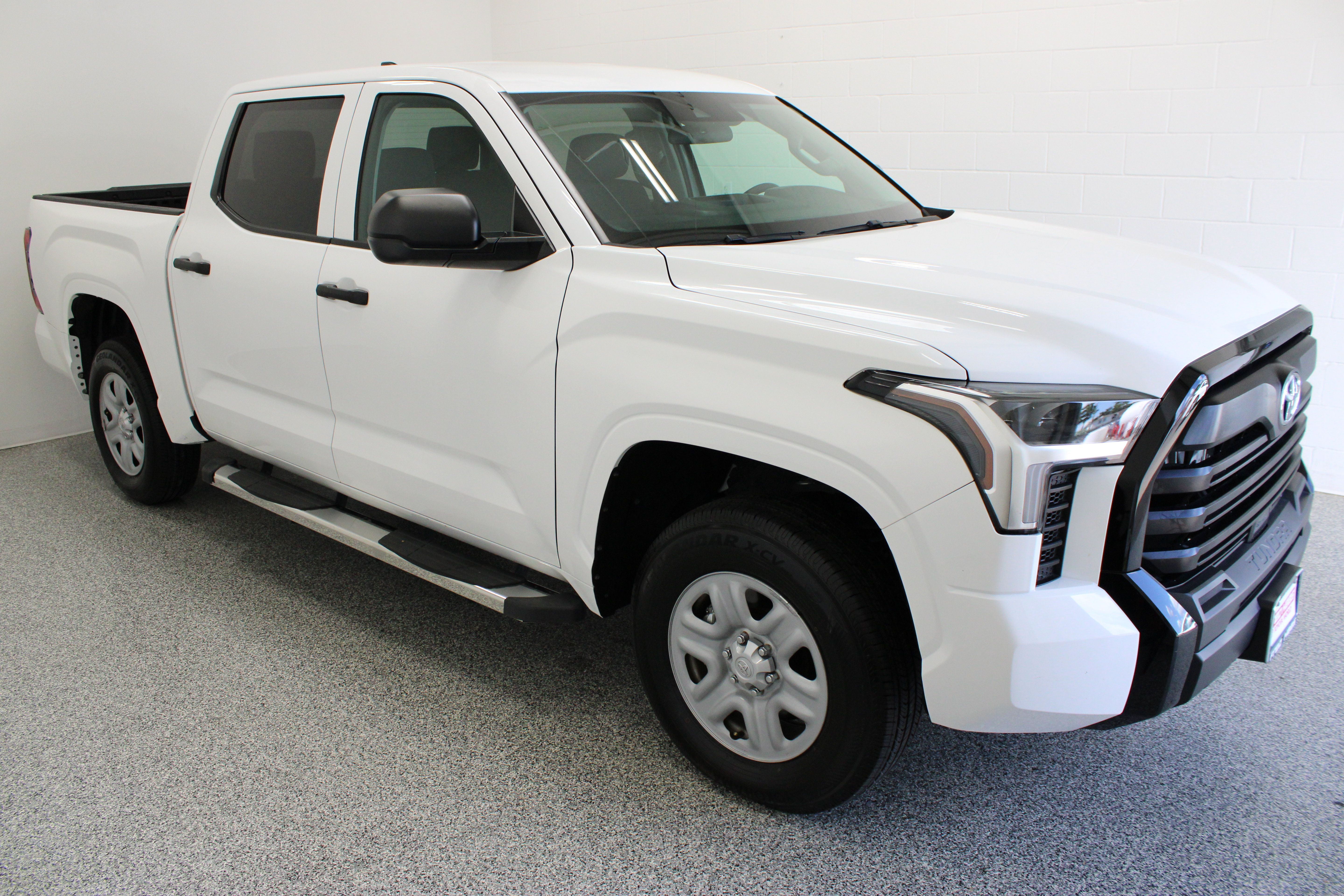 Used 2024 Toyota Tundra SR w/ SR Tow Package AWD/4WD image 4
