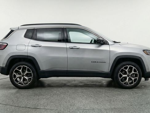 Used 2025 Jeep Compass Limited AWD/4WD image 11