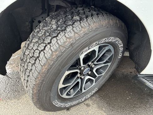 Used 2023 Ford Expedition XLT image 10