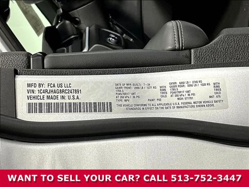 Used 2024 Jeep Grand Cherokee Laredo w/ Luxury Tech Group I AWD/4WD image 18