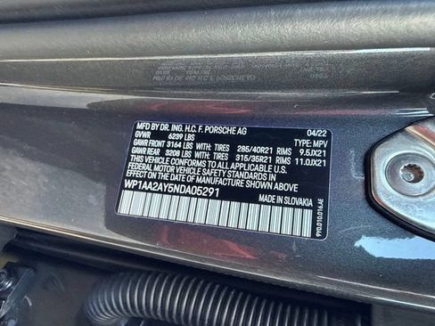 Used 2022 Porsche Cayenne AWD/4WD image 30