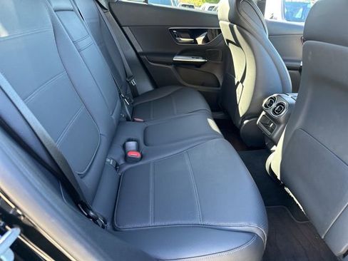 Used 2025 Mercedes-Benz GLC 300 4MATIC image 28
