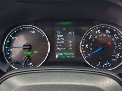 Certified 2022 Toyota RAV4 XLE image 33