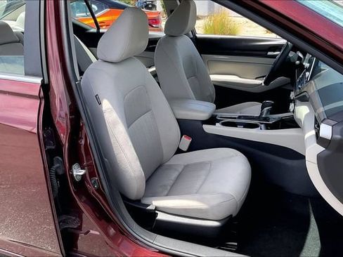 Certified 2024 Nissan Altima 2.5 SV FWD image 6
