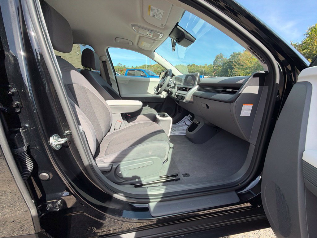 Certified 2024 Hyundai Ioniq 5 SE AWD/4WD image 17