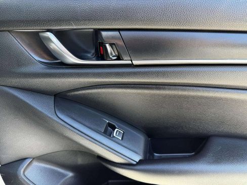 Used 2019 Honda Accord LX image 42