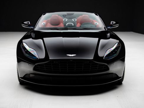 Used 2019 Aston Martin DB11 Volante RWD image 9