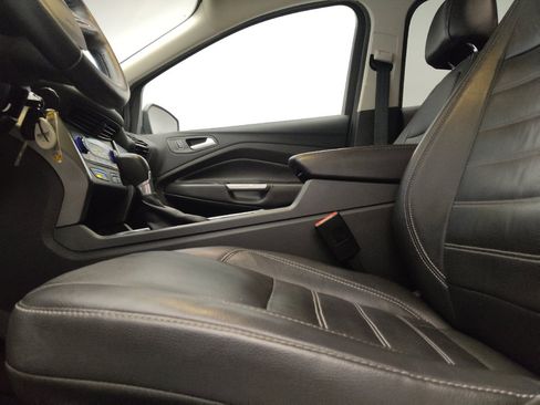 Used 2017 Ford Escape SE w/ SE Leather Comfort Package FWD image 17