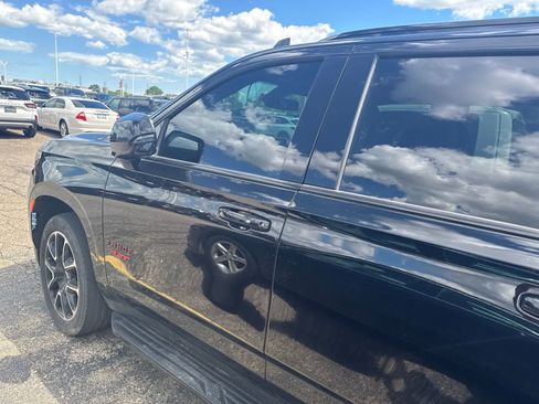 Used 2022 Chevrolet Tahoe RST w/ Luxury Package AWD/4WD image 16