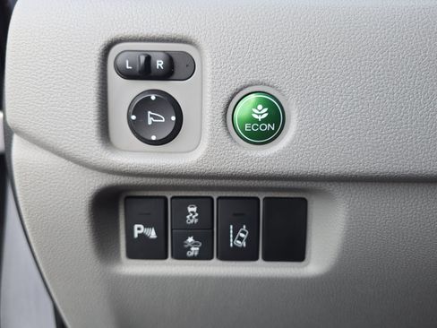 Used 2016 Honda Pilot Touring image 21