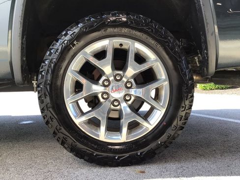 Used 2018 GMC Sierra 1500 SLT w/ SLT Premium Package AWD/4WD image 17