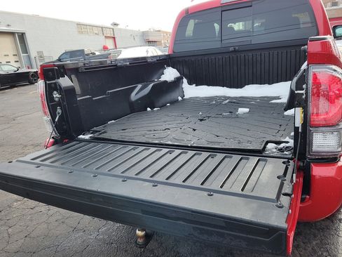 Used 2020 Toyota Tacoma TRD Sport image 25